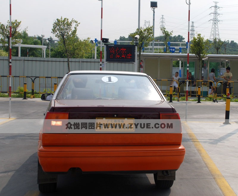 港安驾校教练车3
