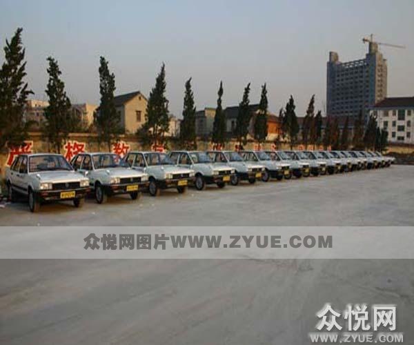 长运驾校教练车