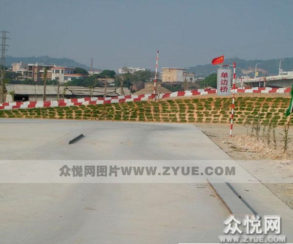 中良驾校教练场4